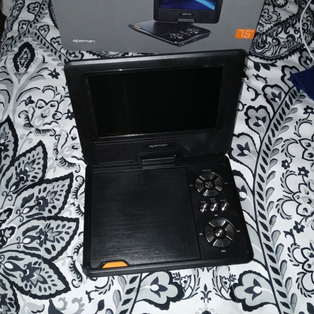 Portable dvd player
